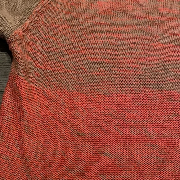 Women’s Fade Sweater - Picture 4 of 7